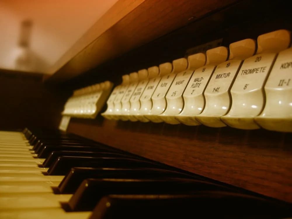 Elektronische Orgel