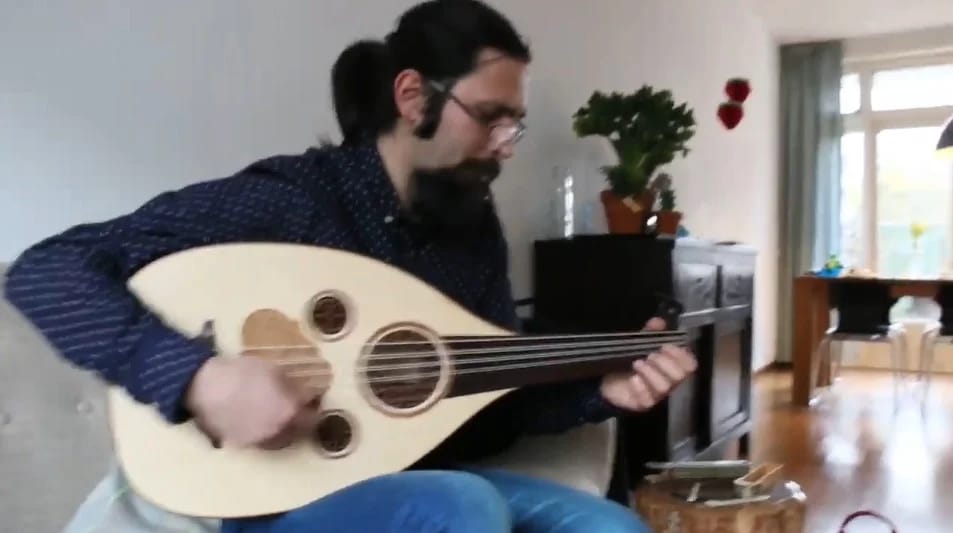 Barbat. Quelle: youtube.com/Iranian Barbat by Kave Ghorbanzade